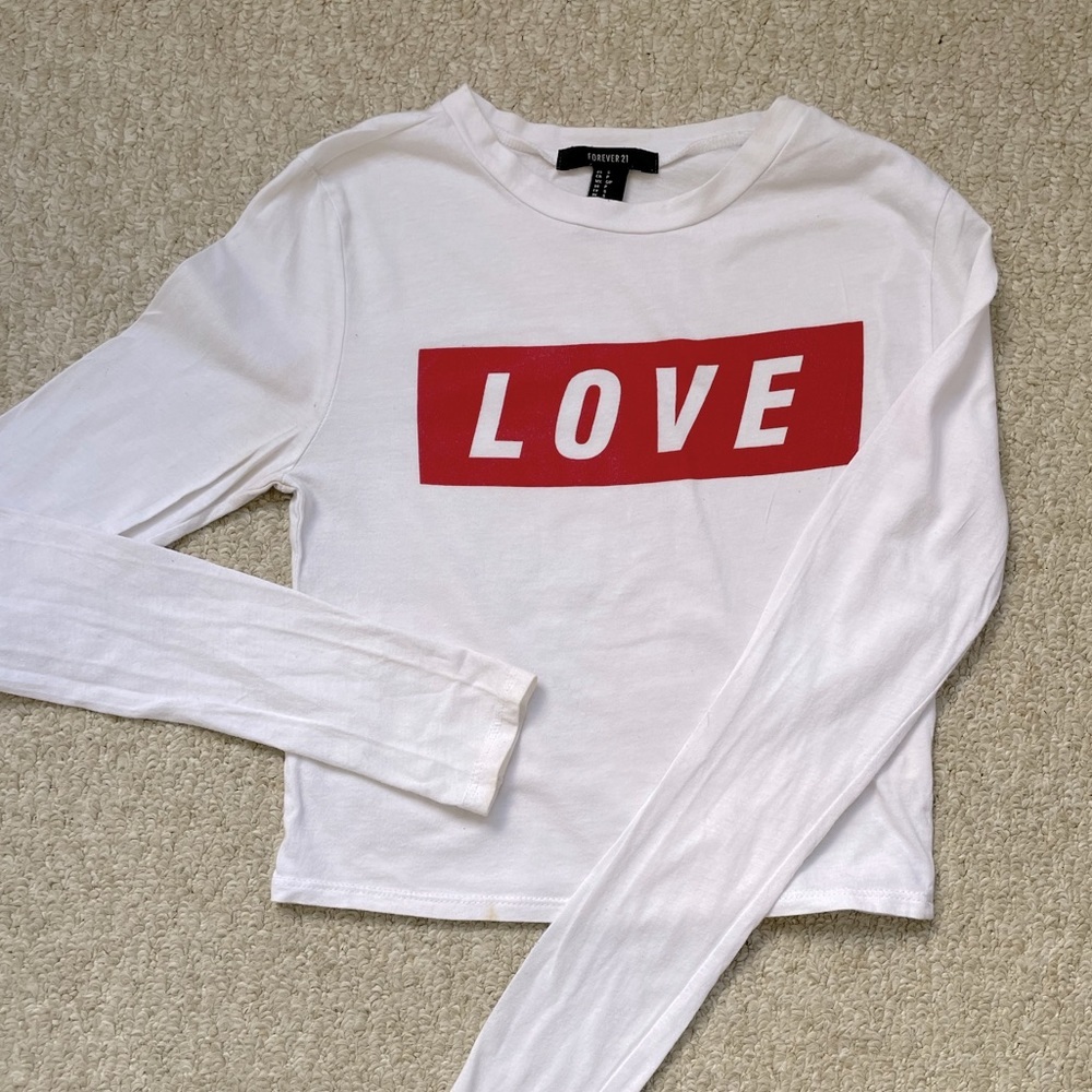 🌟 Forever 21 Cropped Love Long Sleeved Tee